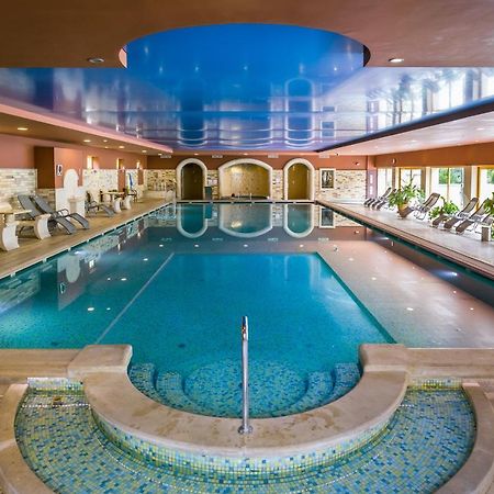 Hotel Gottwald Tata Bagian luar foto